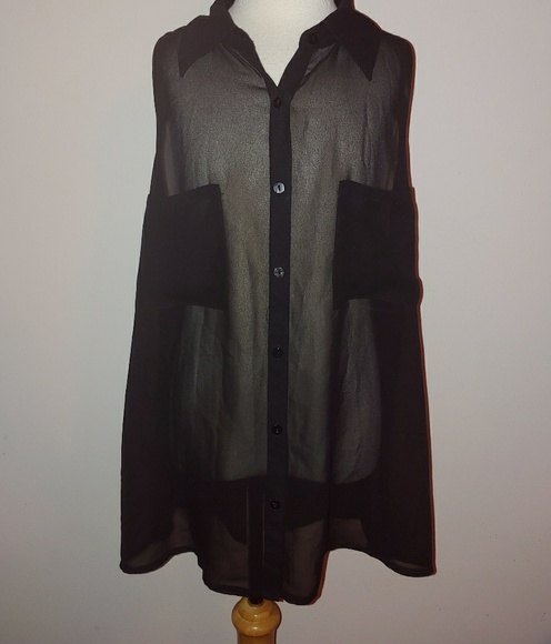 3 for $10! Black button down🖤 - Picture 1 of 4